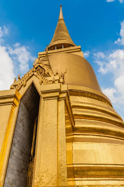 Phra Srí Rattana Chedi Sztupa Srí Lanka Stílusban Temple Emerald — Stock Fotó