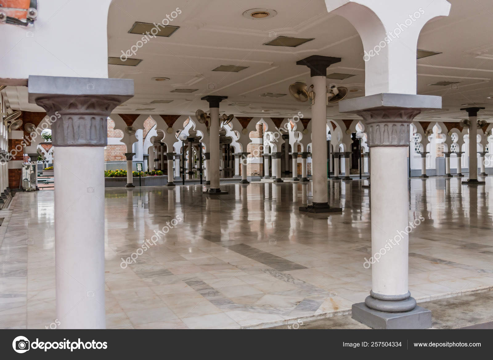 Interior Sultan Abdul Samad Jamek Mosque Kuala Lumpur Stock Editorial Photo C Unnaugan 257504334