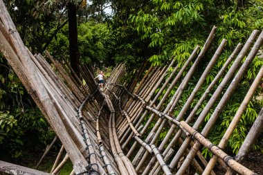  Bidayuh bambu köprüsü, Sarawak, Malezya