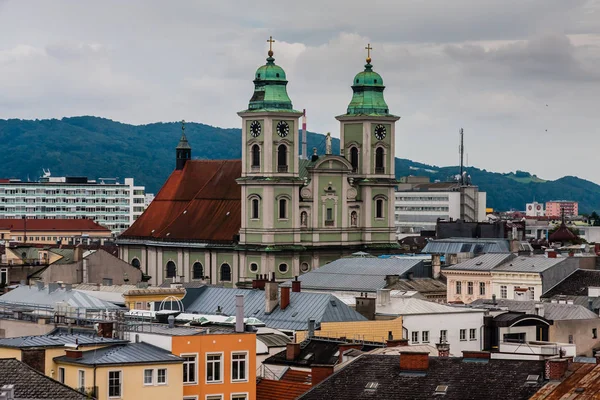 Alter Dom ile Linz Cityview (Eski Katedral), Linz, Avusturya
