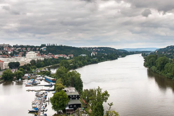 Vysehrad yakınlarındaki Vltava Nehri, Prag