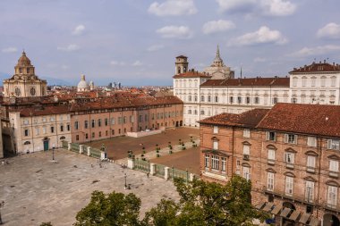 Madame Palace, Torino tepesinden Piazza Castello, Kraliyet Sarayı ve San Lorenzo Kraliyet Kilisesi bir havadan görünümü