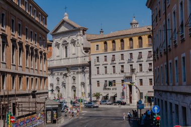 Traspontina'daki Santa Maria'nın (veya Transpontina) bir cephesi, Roma'da bir Carmelite kilisesi