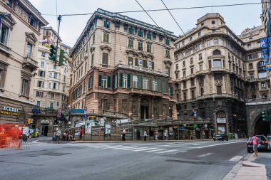 Via Edilio Raggio ve Zeccarighi füniküler, Cenova