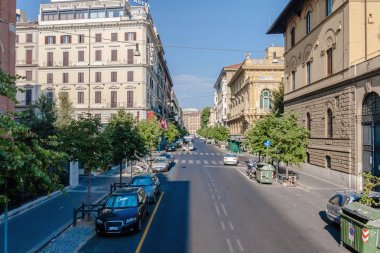 Roma şehir merkezinde sakin bir sokak