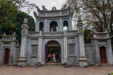 Edebiyat Tapınağı'nın ana kapısı, Hanoi, Vietnam