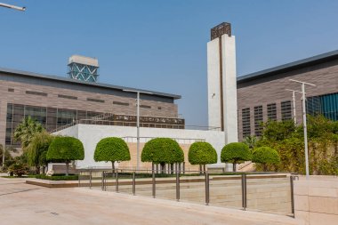 Kral Abdullah Bilim ve Teknoloji Üniversitesi'nin merkezi meydanı ve kampüs camii, Thuwal, Suudi Arabistan