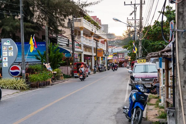 Una Calle Con Tiendas Pueblo Phuket Tailandia —  Fotos de Stock