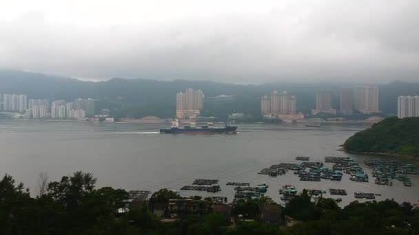 Barco Carga Cruza Bahía Tung Wan Cerca Isla Wan Hong — Vídeos de Stock