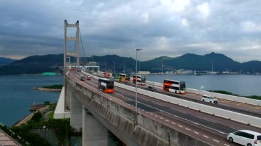 Tsing Ma Köprüsü üzerinden trafik