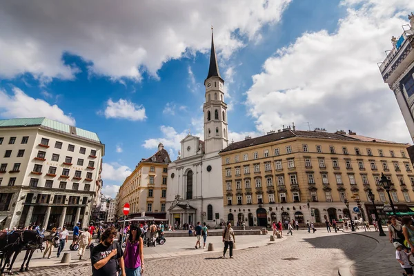 Plaza Miguel Michaelerplatz Iglesia Católica San Miguel Viena — Foto de Stock