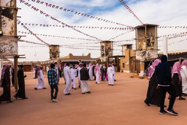 Janadriyah Festivali'ndeki Bae fuarına ziyaretçiler, Riyad
