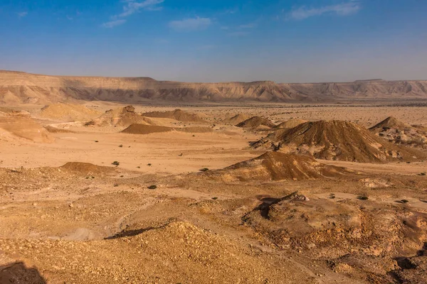 Desert Landscape Viewed Natural Arch Riyadh Plain Surrounded Mountain Ridge — Stock Photo, Image