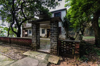 Tahliye Ma Wan balıkçılar köyünde terk edilmiş bir ev, Hong Kong