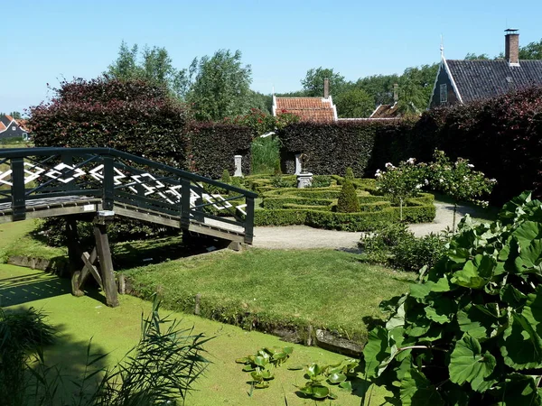 Paysage Ornemental Une Passerelle Bois Sur Canal — Photo