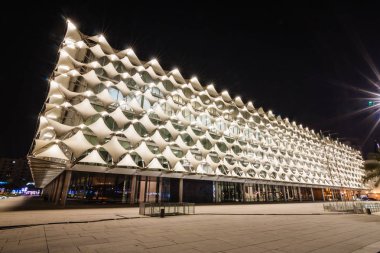 Kral Fahad Milli Kütüphanesi gece, Riyad