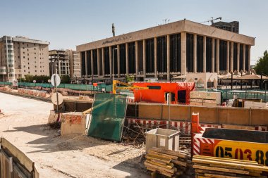 El Murabba mahallesinde Devlet Eğitim Ofisi yakınlarındaki Riyad Metro proje inşaat alanı