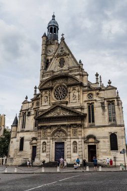 Kilisenin ön cephesi Saint-Etienne-du-Mont, Paris