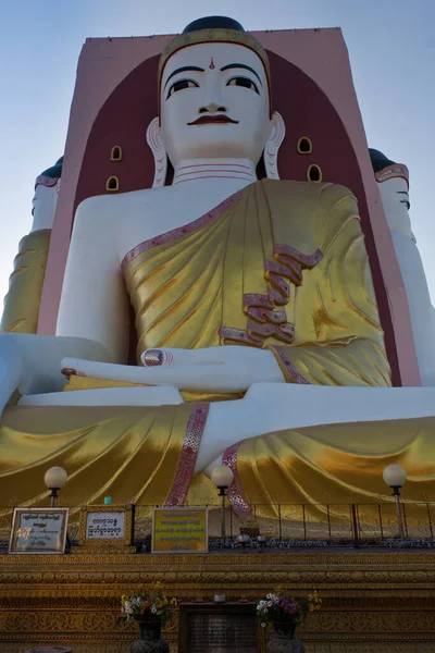 Seated Buddhas Kyaik Pun Pagoda Bago Myanmar — Stock Photo, Image