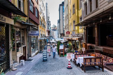 İstanbul 'un Fatih ilçesinde Saffeti Paşa adında küçük bir sokak.