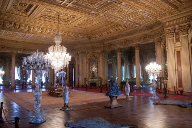 İstanbul 'daki Dolmabahce Sarayı' nın zengin iç mekanı.