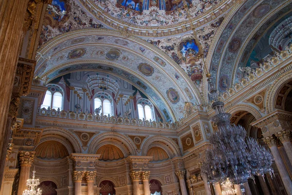 Decorazione Ornata Del Soffitto Del Palazzo Dolmabahce Istanbul — Foto Stock
