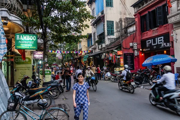 Colgado Hang Street Hanoi —  Fotos de Stock