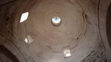 İstanbul, Türkiye - 6 Ağustos 2025: Topkapı Sarayı Müzesi 'ndeki mutfakların içi