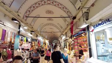 İstanbul, Türkiye - 5 Ağustos 2025: Büyük Pazar