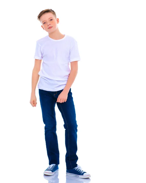 Enttäuschter kleiner Junge im Schulalter. — Stockfoto