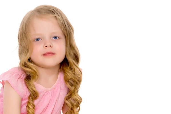 Retrato de una niña de cerca. — Foto de Stock