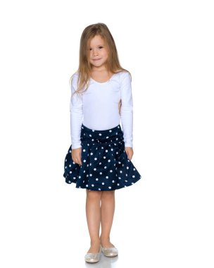 Küçük kız tam uzunlukta.