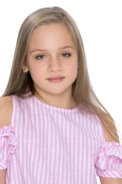 Kısa bir elbise bir genç kız.