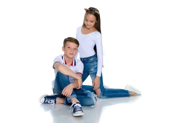 Teens brother and sister. — Stock Photo, Image