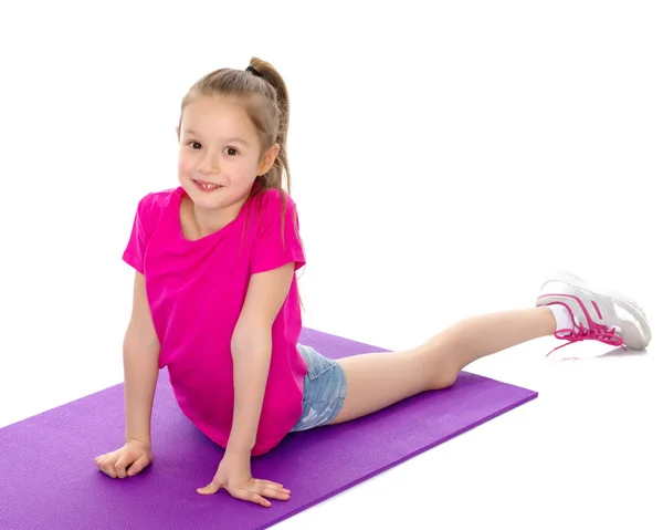 La gimnasta se prepara para realizar el ejercicio . —  Fotos de Stock