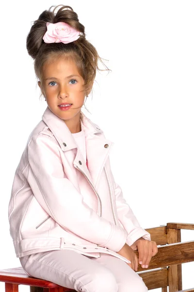 Modisches kleines Mädchen im Kleid — Stockfoto