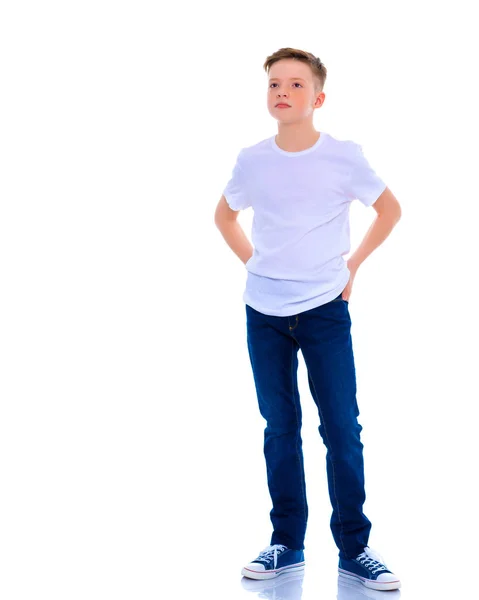 Denkt der kleine Junge. — Stockfoto