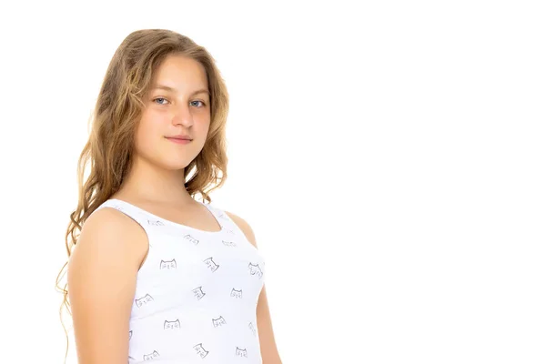 En tonårig flicka i en kort klänning. — Stockfoto