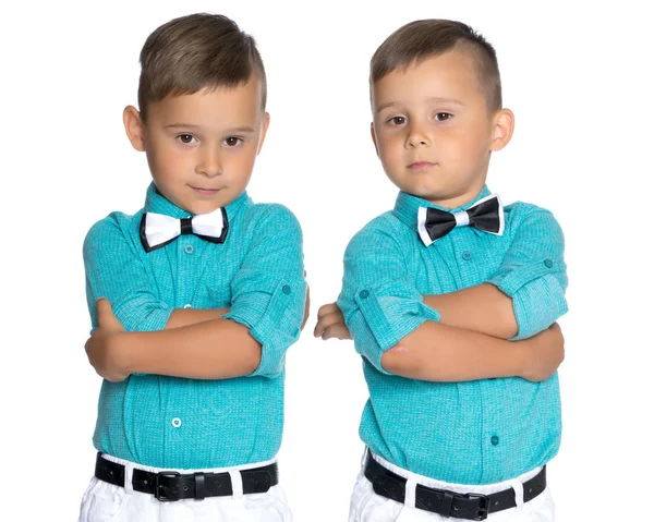 Δύο αγόρια λυπημένος Δίδυμοι — Φωτογραφία Αρχείου