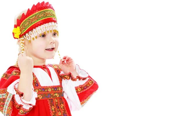 Dívka v ruském národním kostýmu. — Stock fotografie