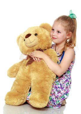 küçük kız doktor oynuyor