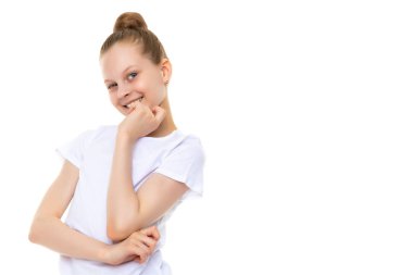 Beyaz tişört, küçük kız.