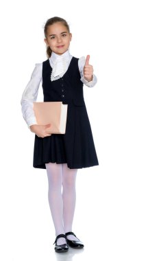 Küçük kız başparmağını kaldırıyor