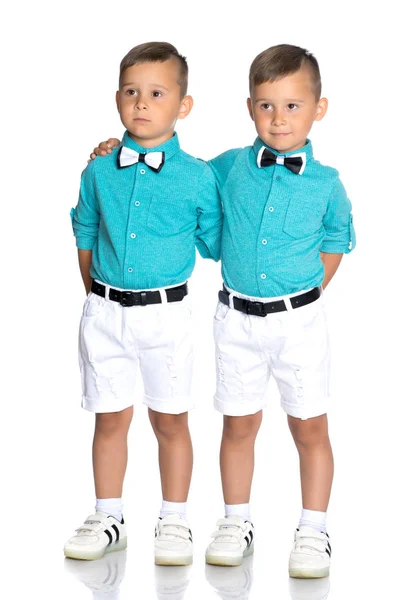 Zwei traurige gemini boys — Stockfoto