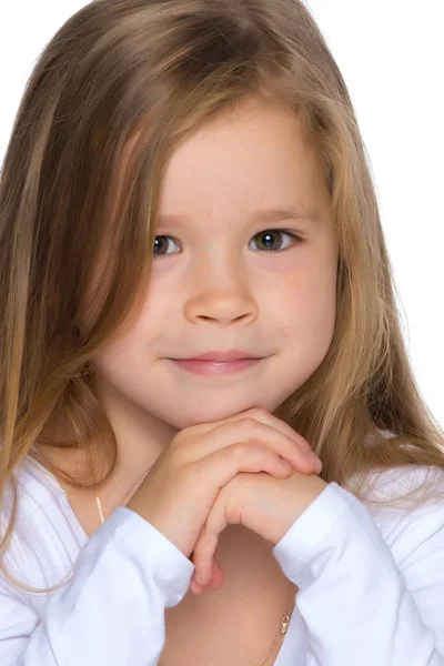 Portret van een klein meisje close-up. — Stockfoto