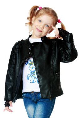 Küçük kız düşündüğü.