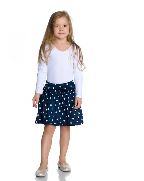 The little girl is full-length. — Stock Photo, Image