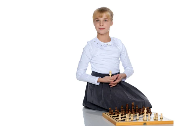 チェスをしている女の子 — ストック写真
