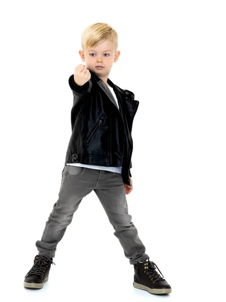 The little boy shows the fist. — Stock Photo, Image