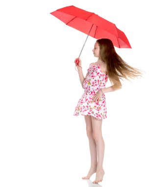 Küçük kız tam uzunlukta.